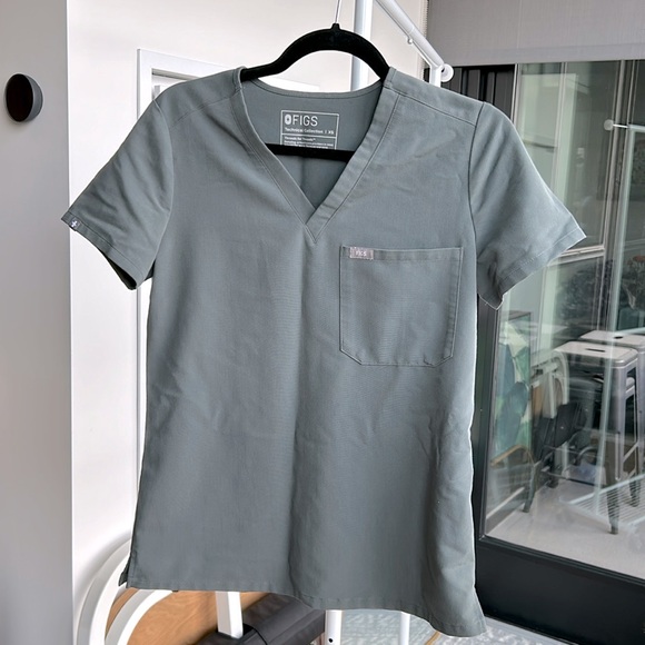 Figs Scrubs top. Carbon grey XS - Picture 1 of 3